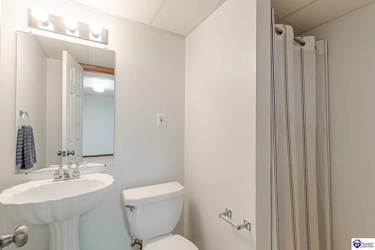 116 Creekview Lane Property Photo 44