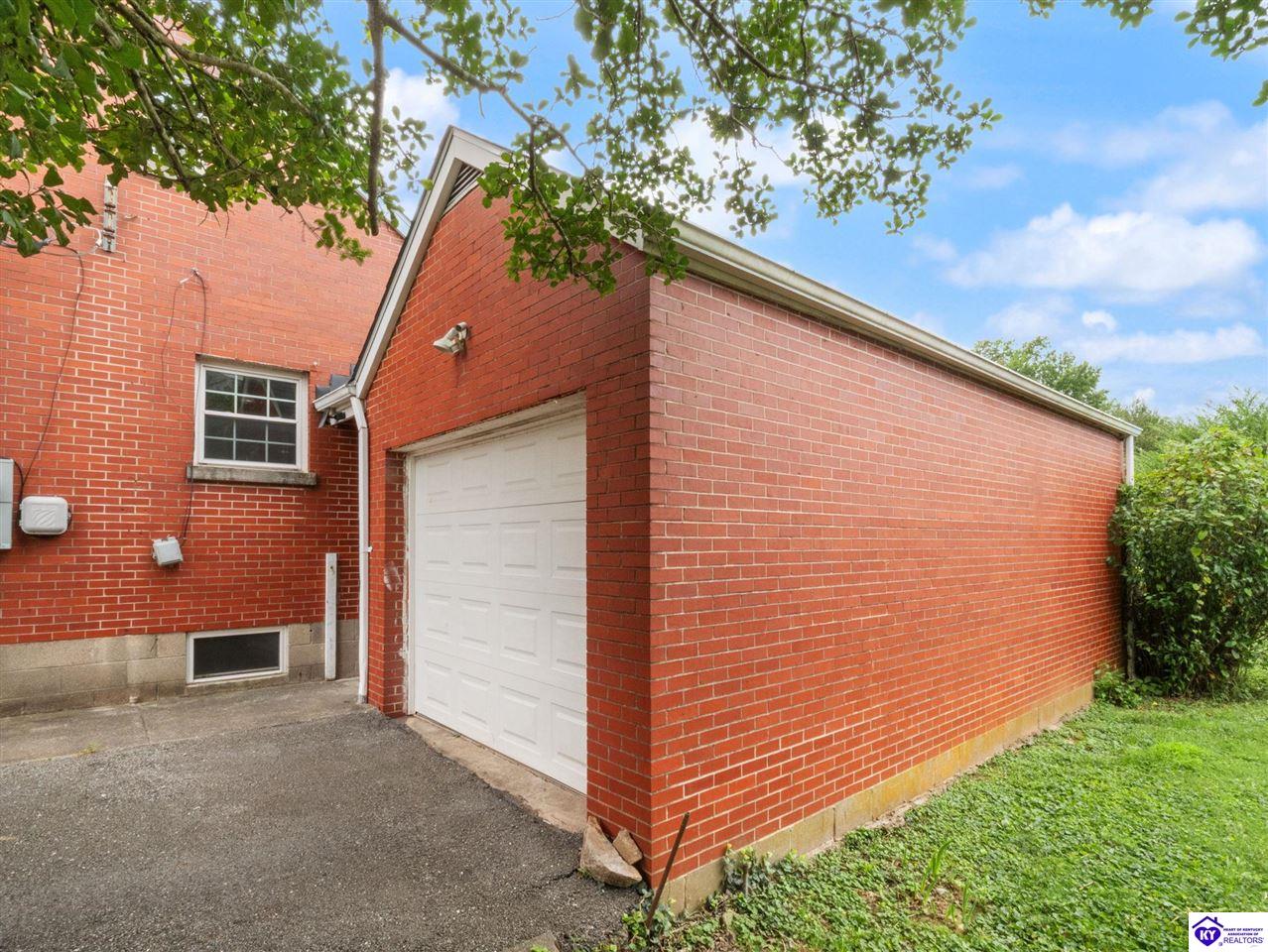 503 Redman Avenue Property Photo 4