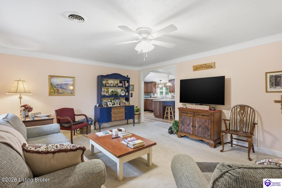 212 Lilac Road Property Photo 2