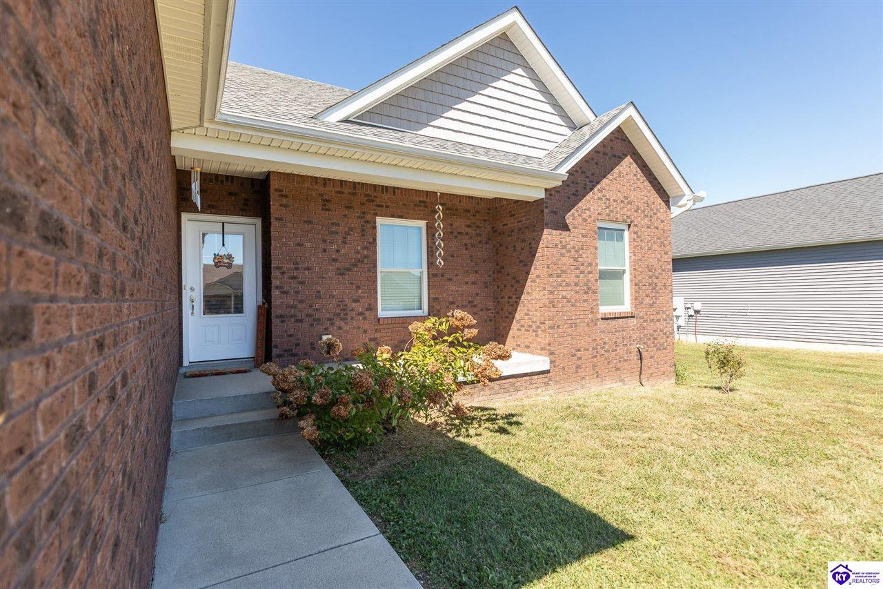 113 Arden Court Property Photo 4
