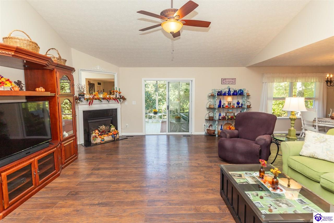 277 Scenic View Drive Property Photo 8