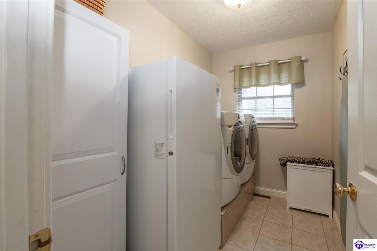 99 Strawberry Hill Drive Property Photo 23