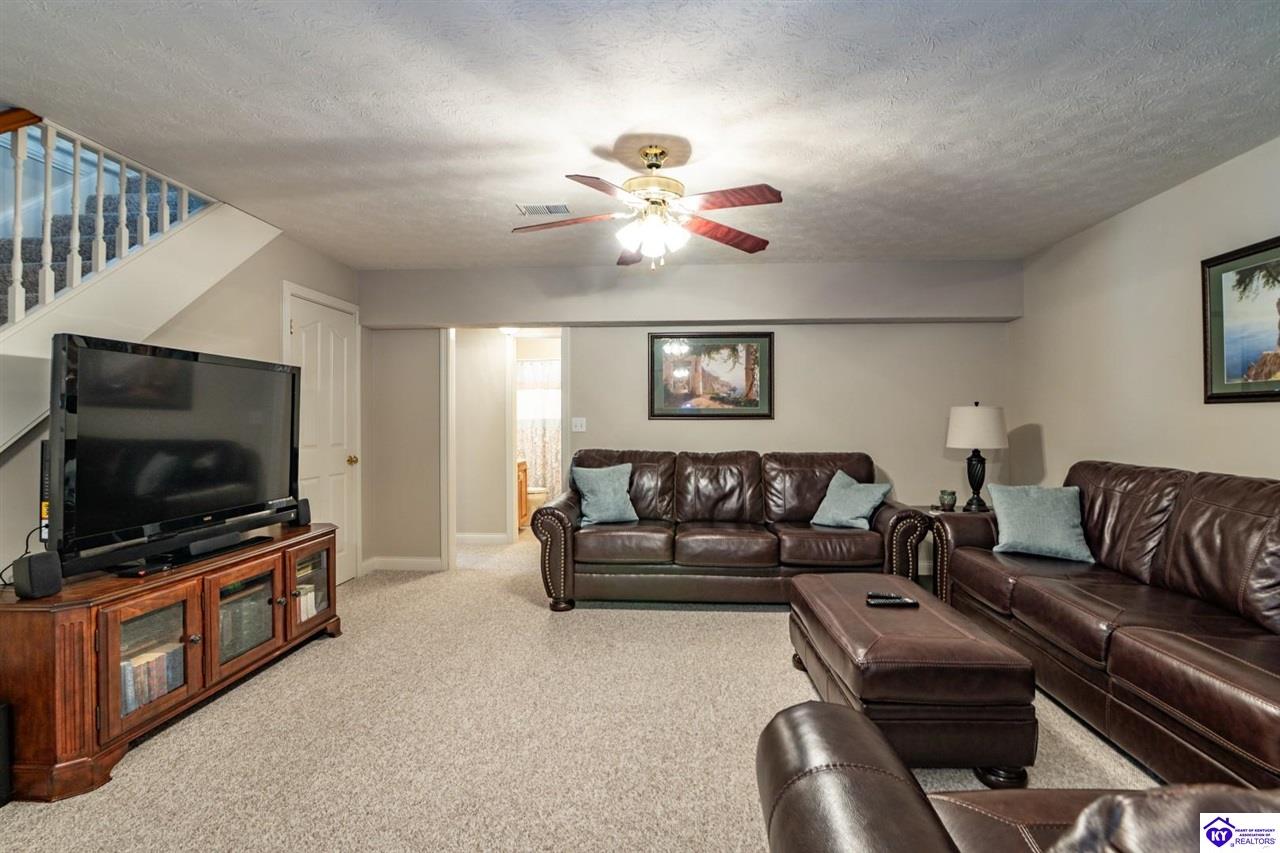 99 Strawberry Hill Drive Property Photo 26