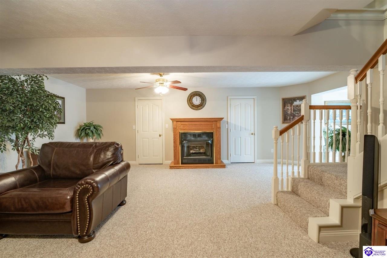 99 Strawberry Hill Drive Property Photo 27