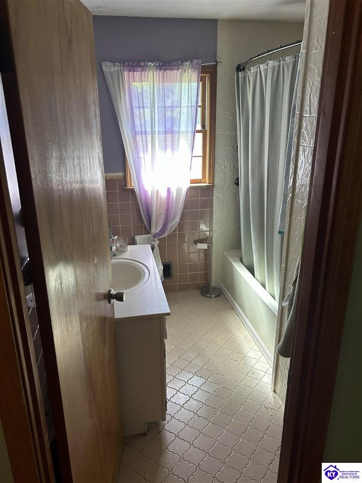 237 Hillbrook Drive Property Photo 7