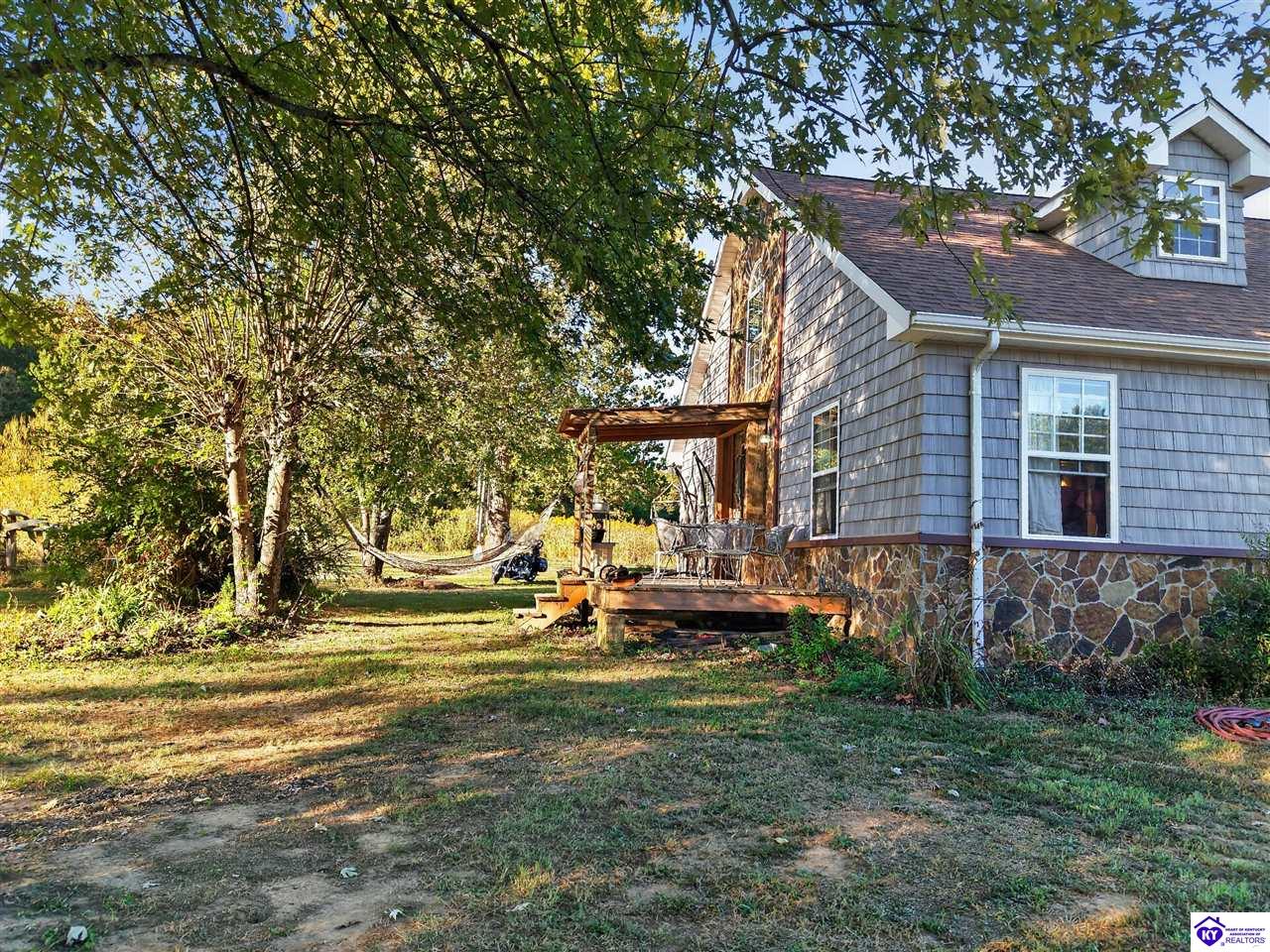 90 Willoughby Road Property Photo 6