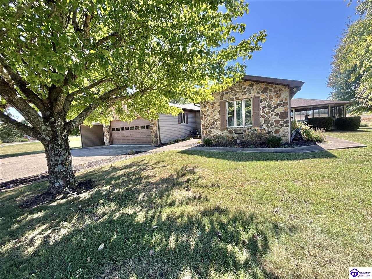 200 Westshore Drive Property Photo 7