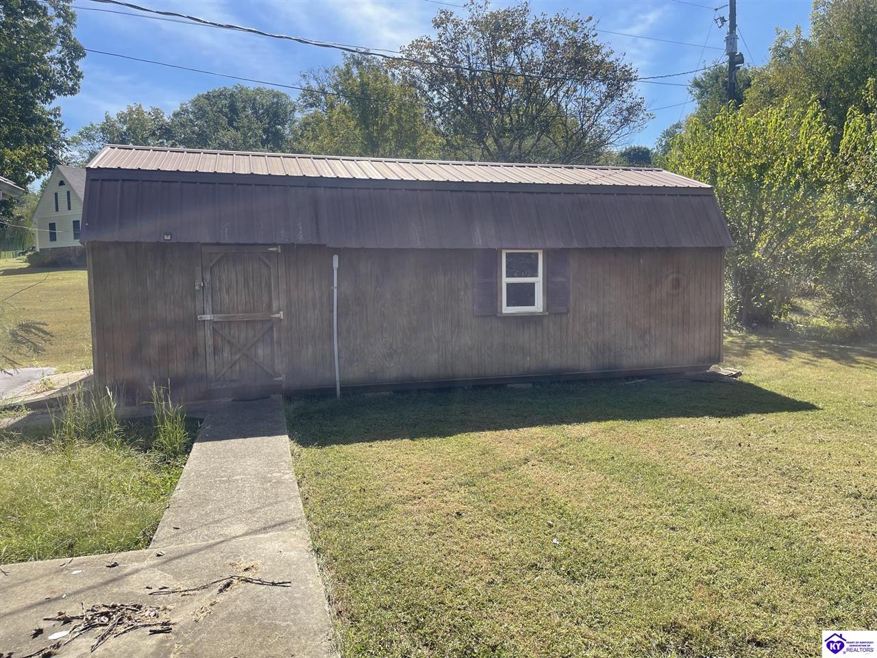 521 Glenview Drive Property Photo 4