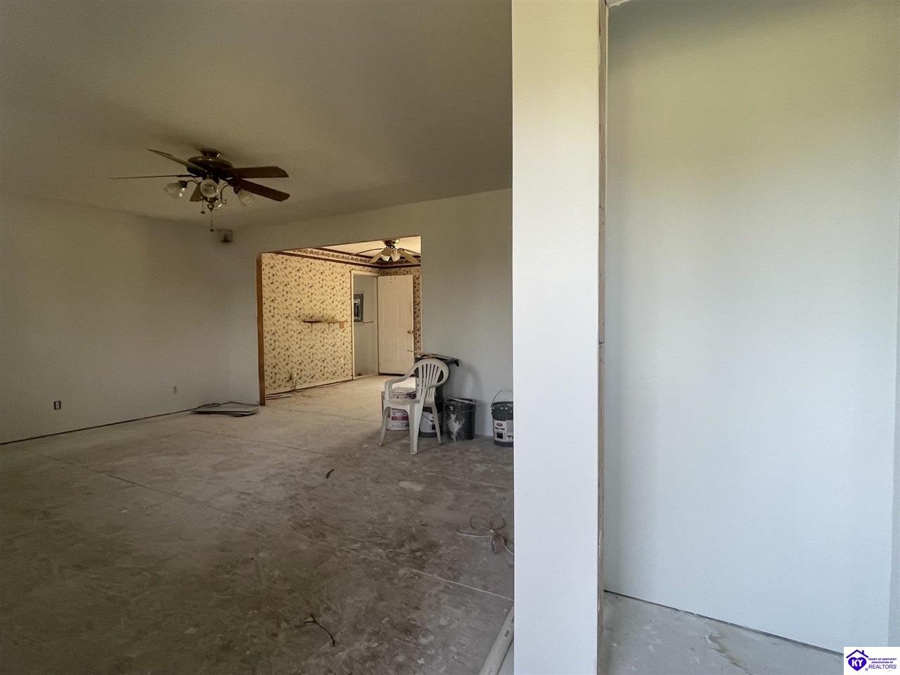 521 Glenview Drive Property Photo 6