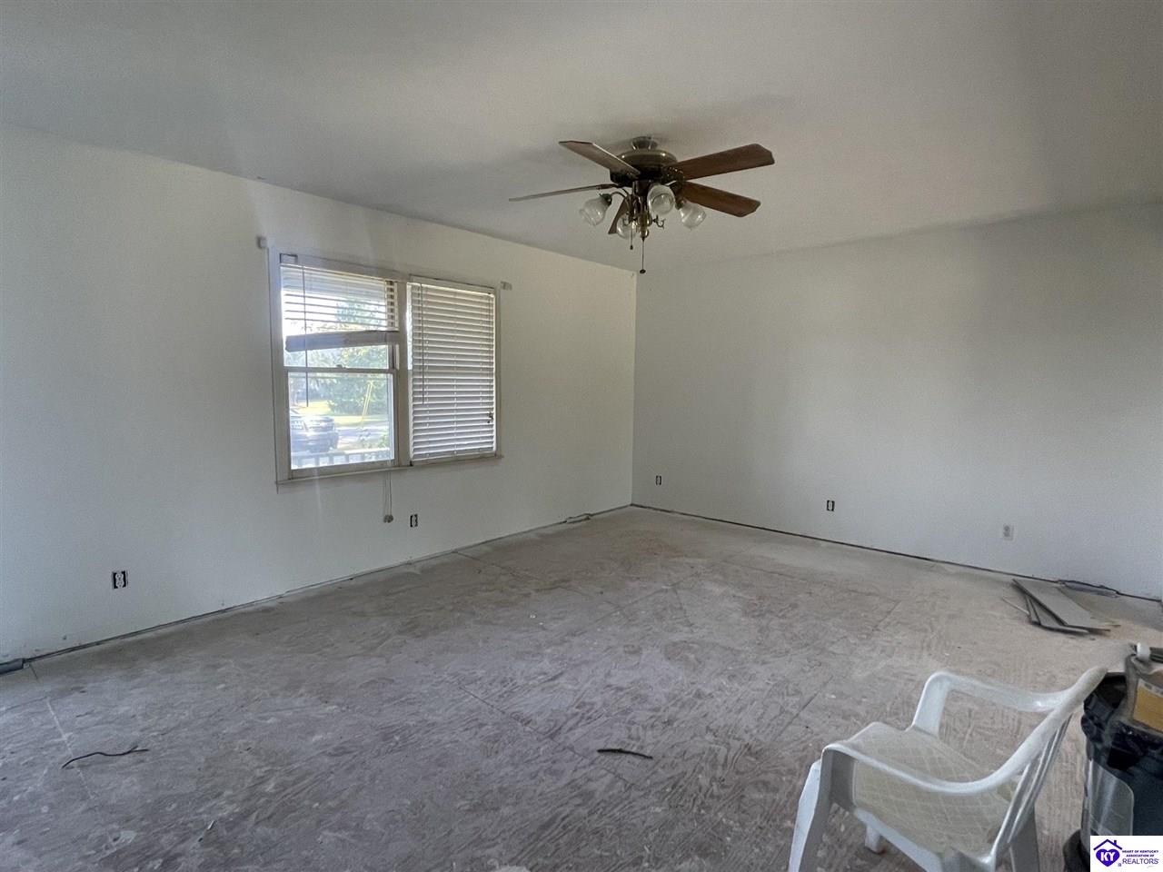 521 Glenview Drive Property Photo 7