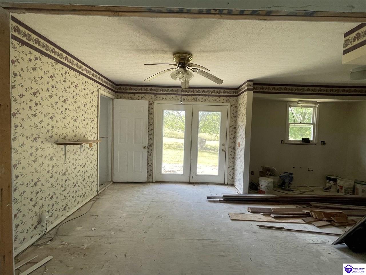 521 Glenview Drive Property Photo 8