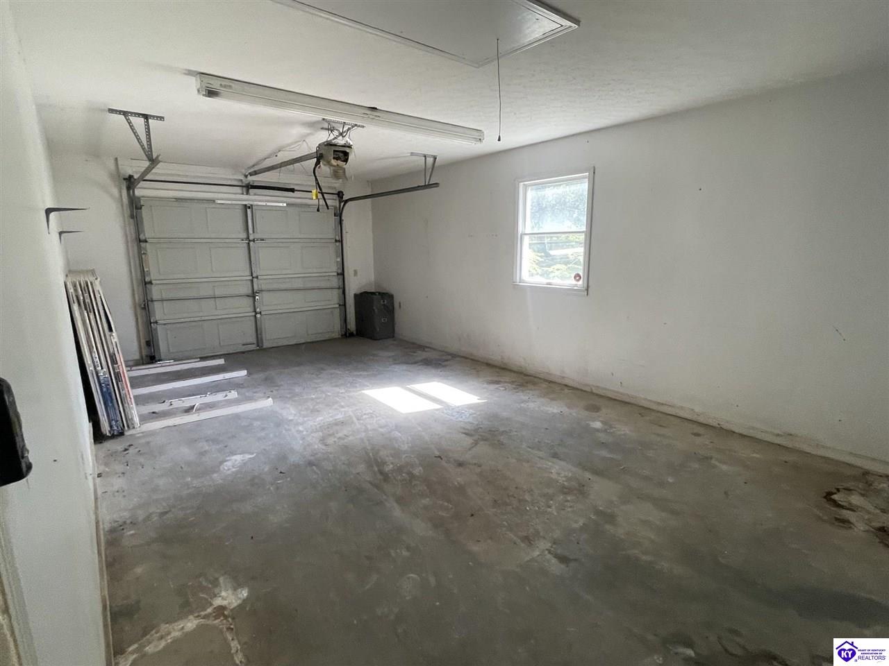 521 Glenview Drive Property Photo 10
