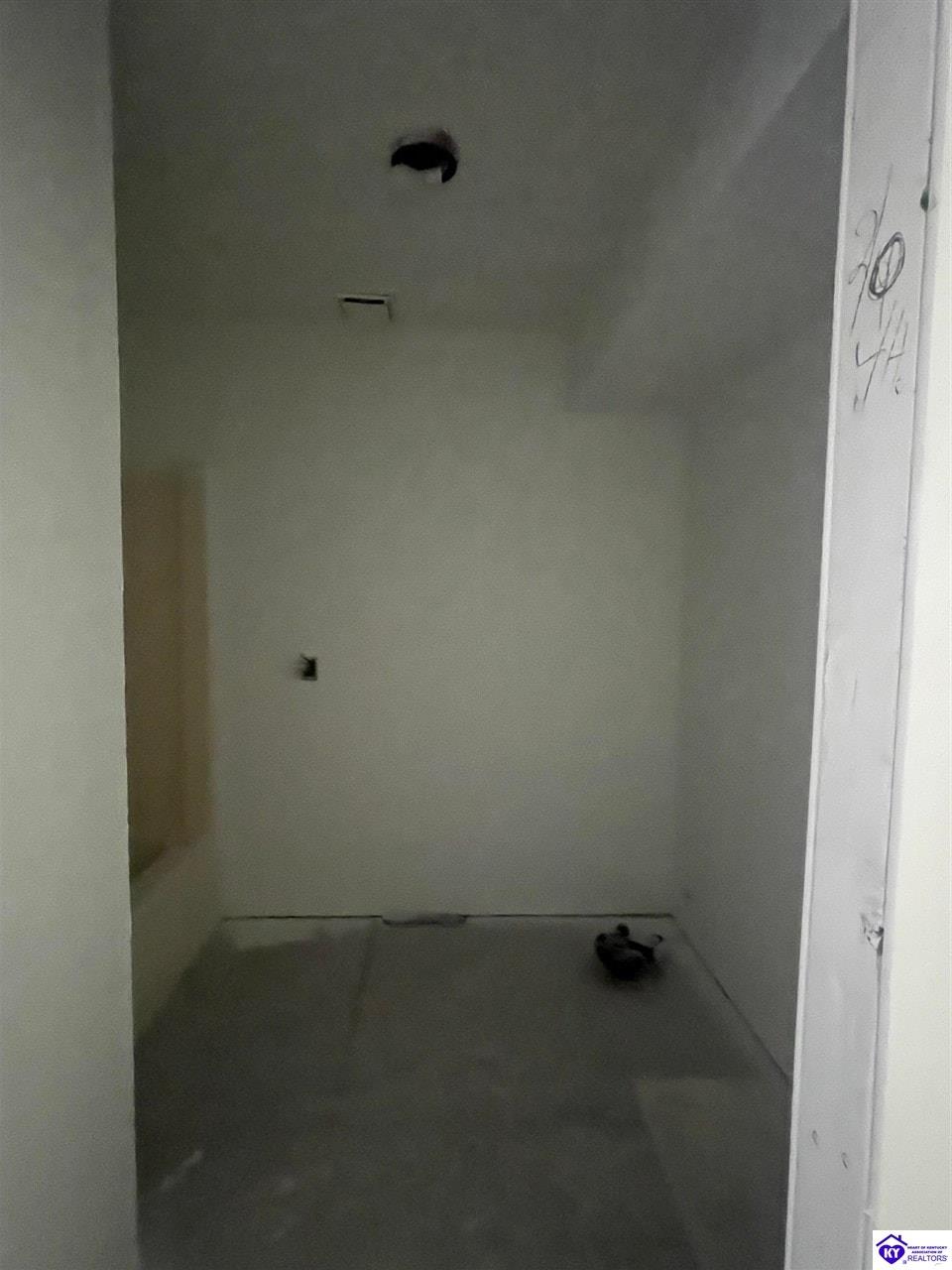 521 Glenview Drive Property Photo 16