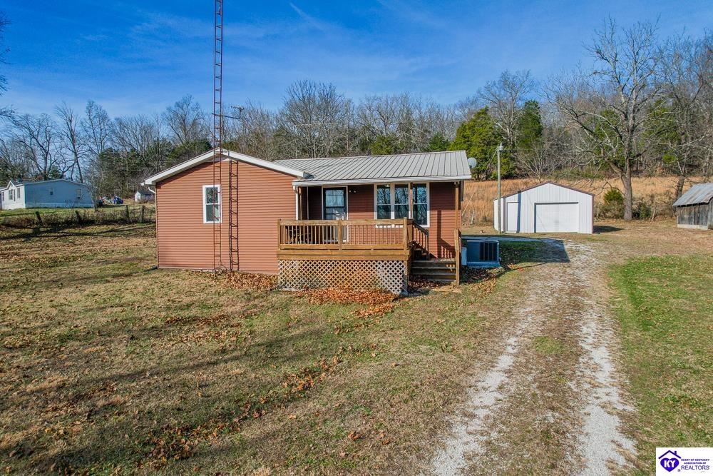2101 Star Mills Eastview Road Property Photo 2
