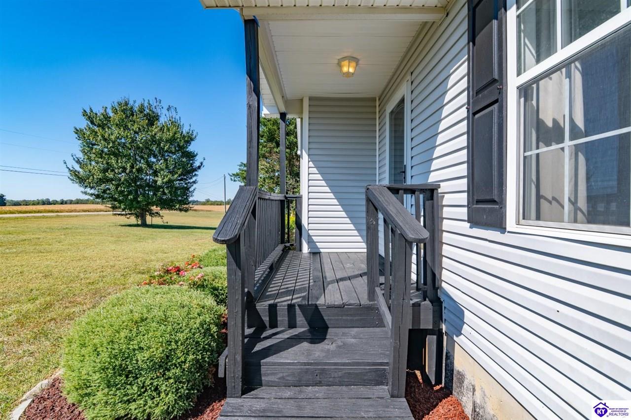 2712 Roundtop Road Property Photo 3