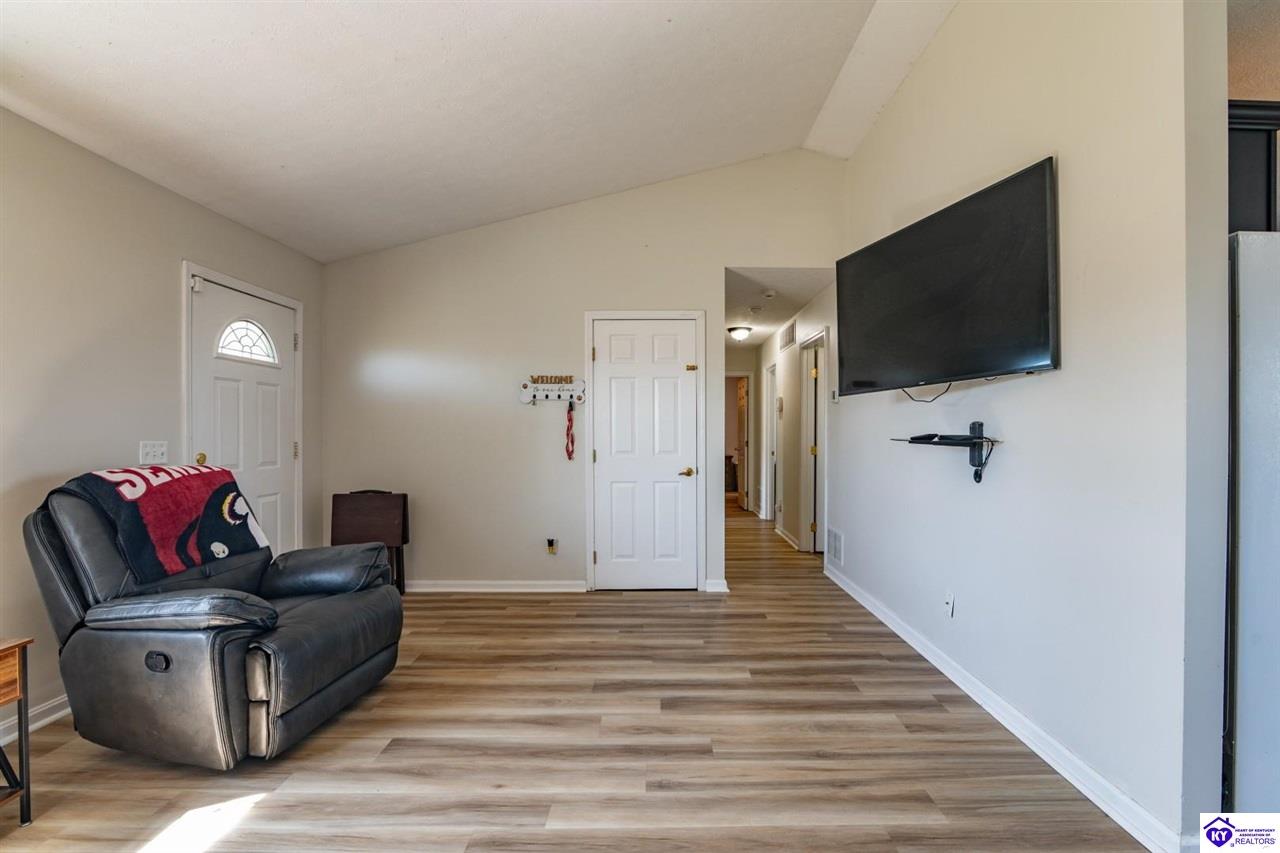 2712 Roundtop Road Property Photo 8