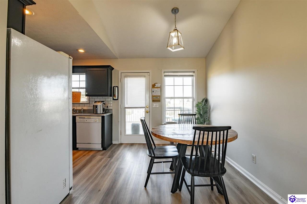 2712 Roundtop Road Property Photo 10