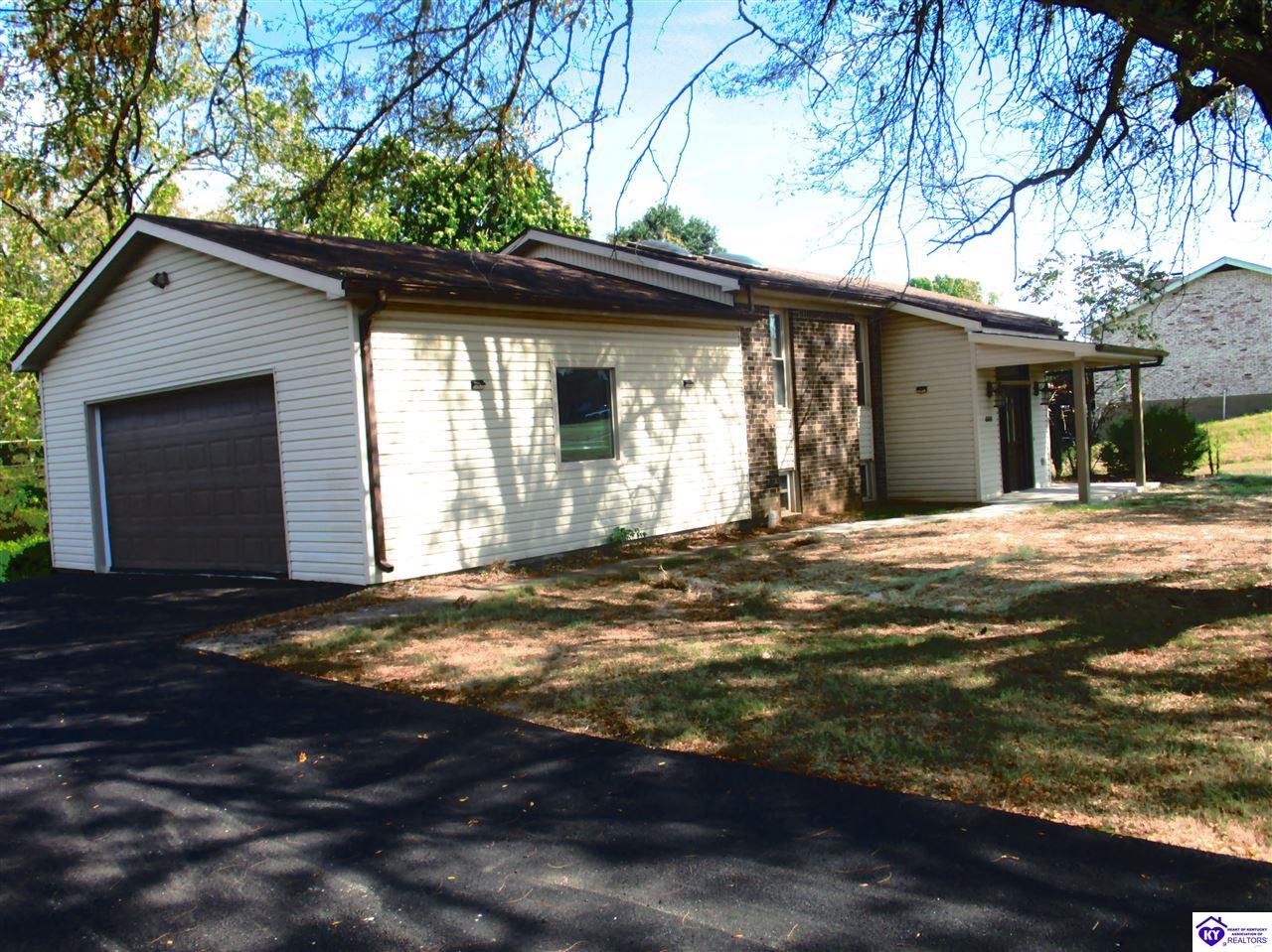 609 Foxfire Road Property Photo 3