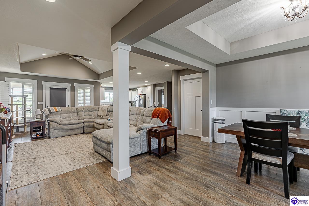 216 Elegance Way Property Photo 6