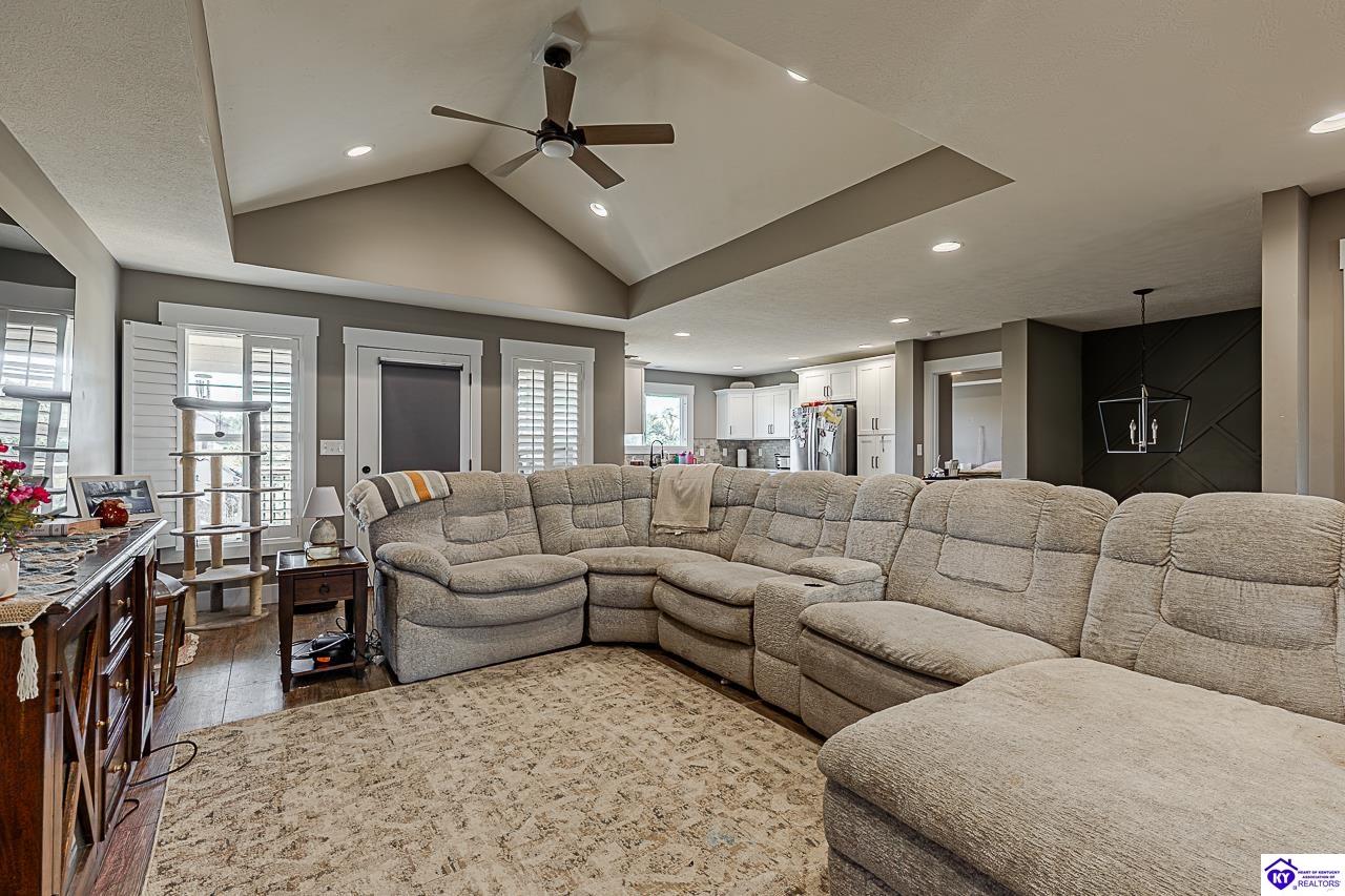 216 Elegance Way Property Photo 7