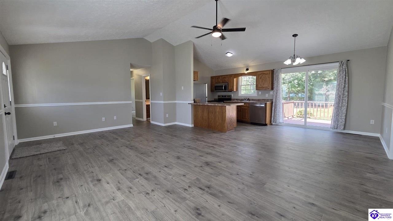 475 Meadow View Lane Property Photo 6