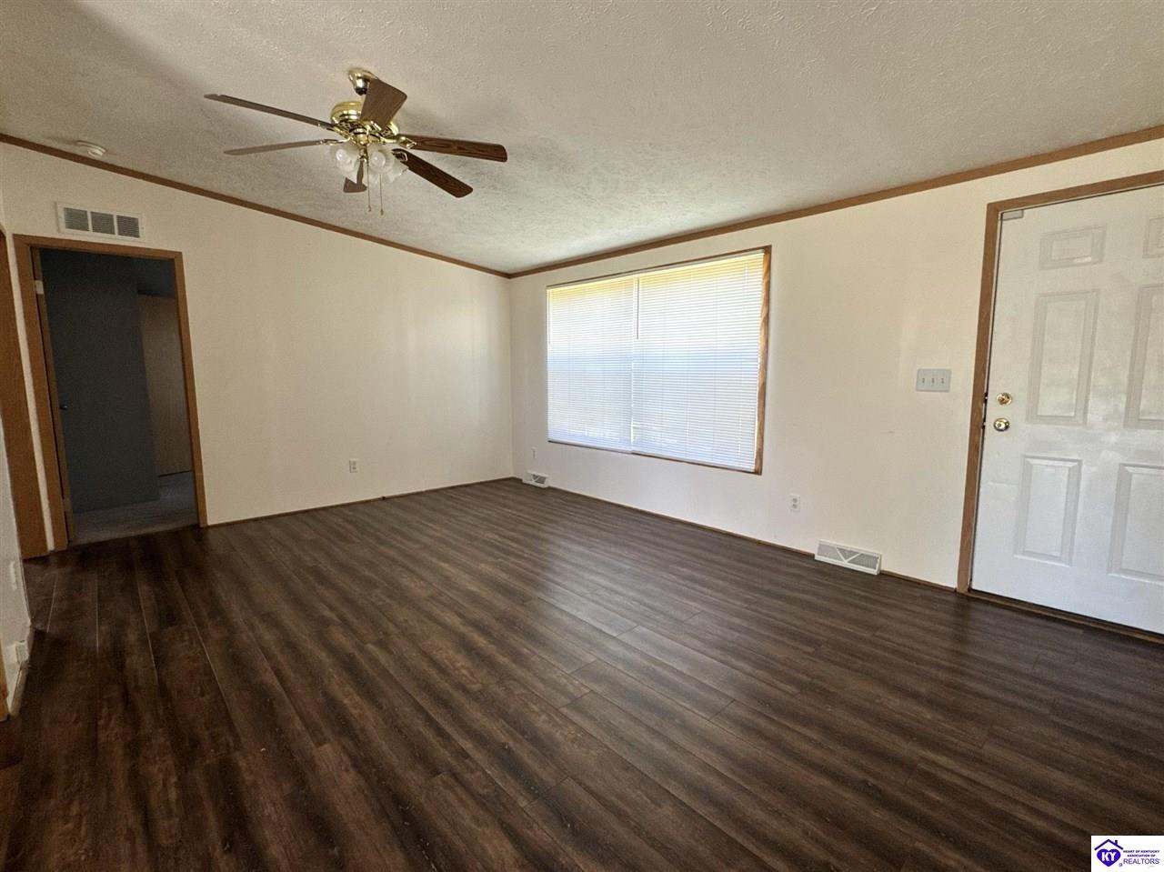 57 Green Acres Road Property Photo 8
