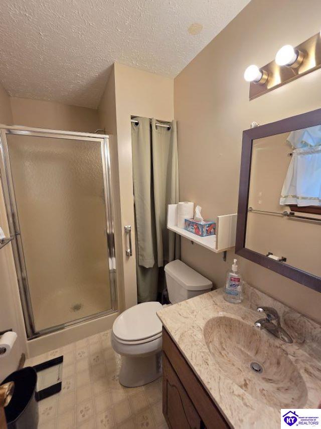 100 Oakwood Drive Property Photo 7