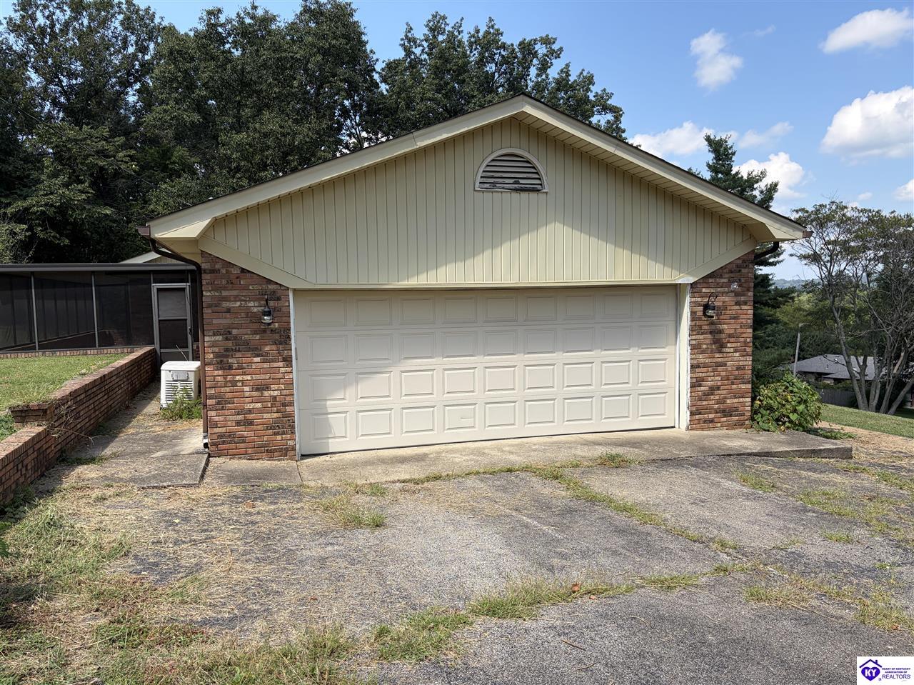 412 Allison Way Property Photo 4
