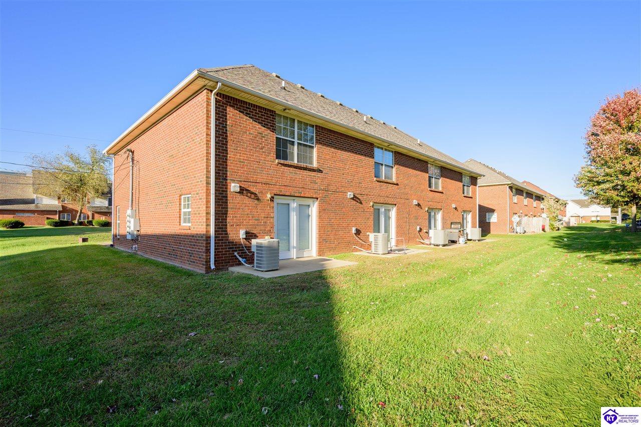 117 119 121 123 Poplar Circle Property Photo 4