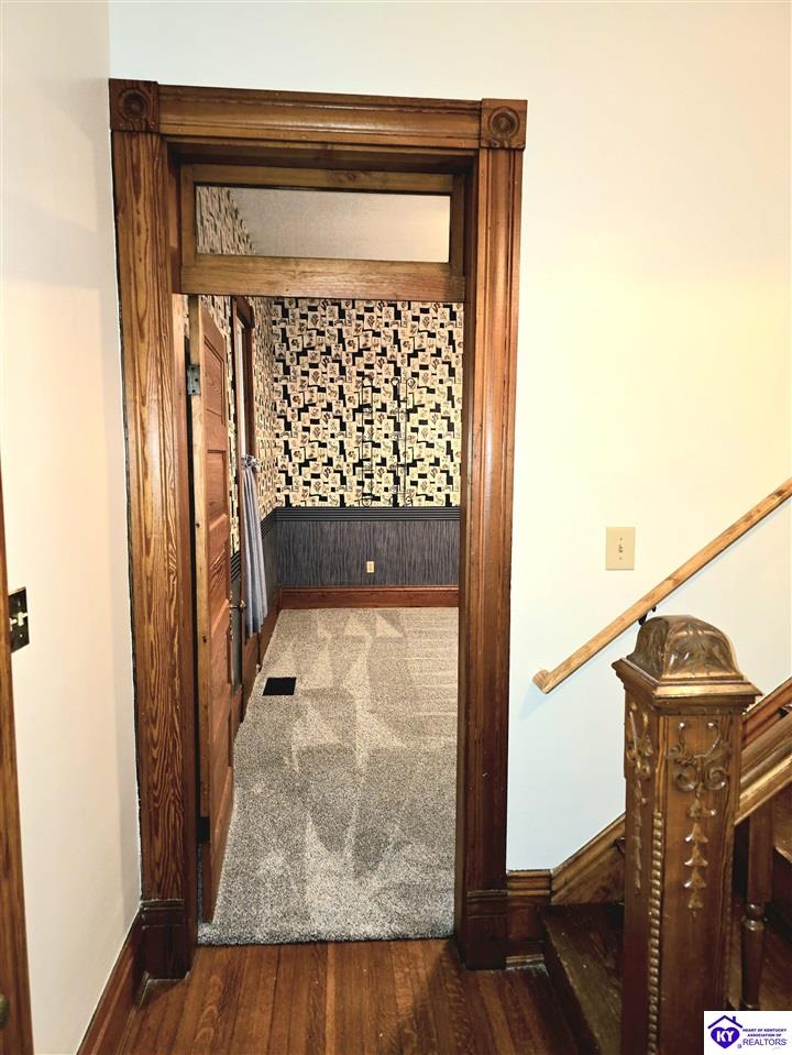 211 E Main Street Property Photo 15
