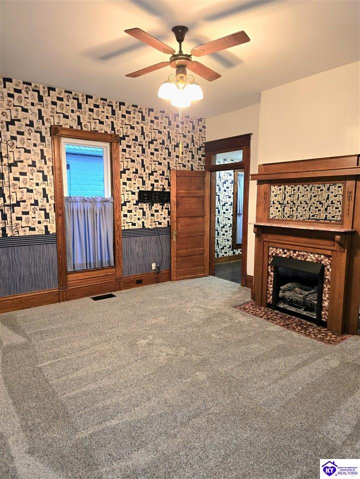 211 E Main Street Property Photo 16