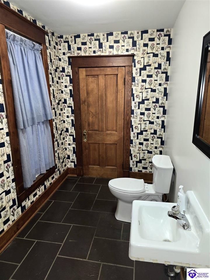 211 E Main Street Property Photo 20