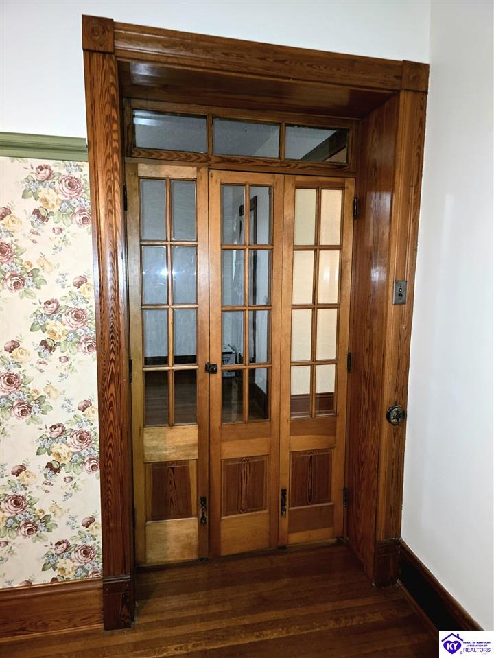 211 E Main Street Property Photo 29