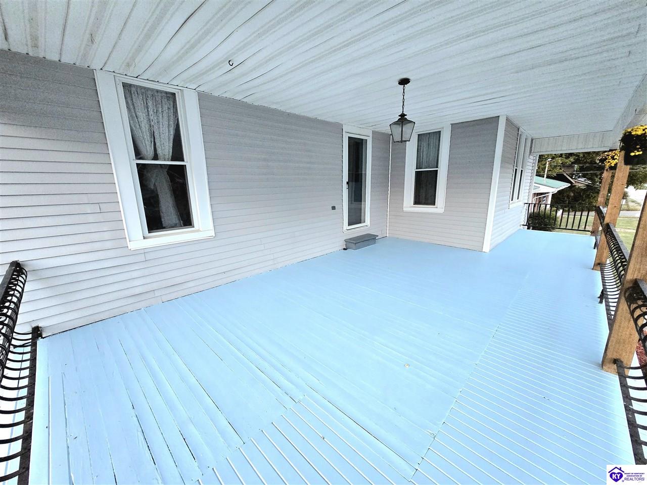 211 E Main Street Property Photo 39