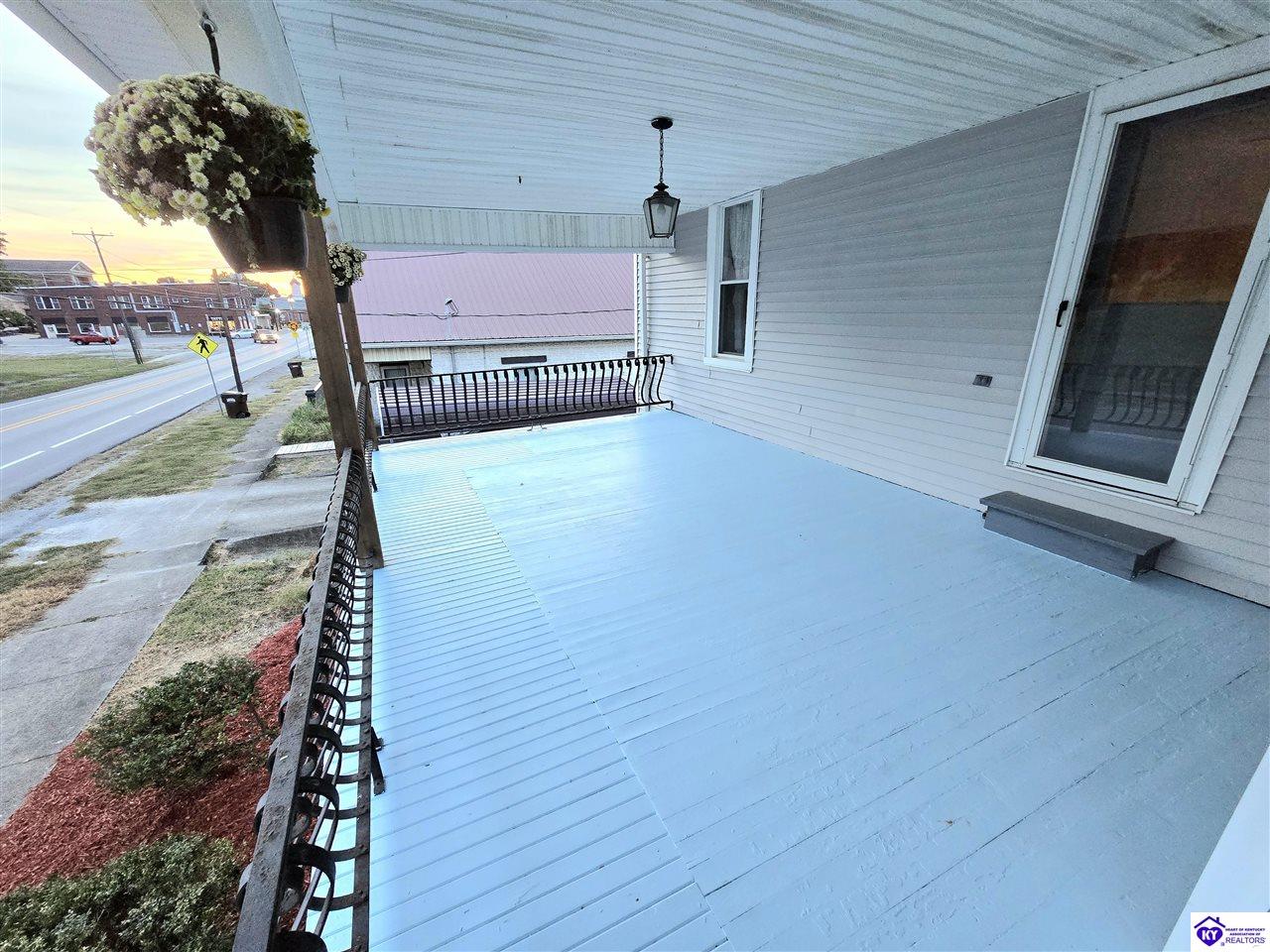 211 E Main Street Property Photo 40