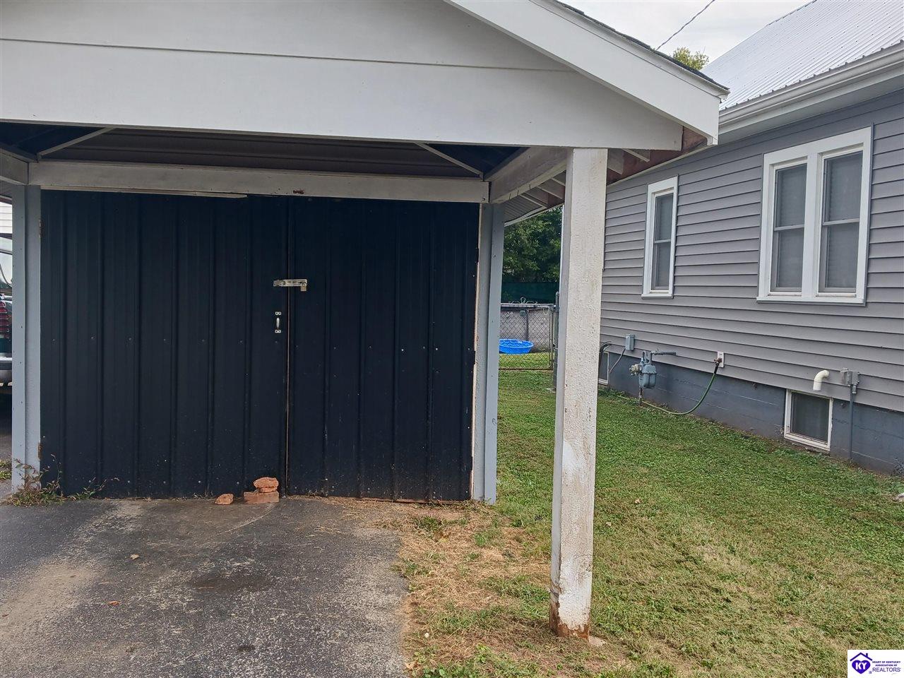 209 Green Street Property Photo 3