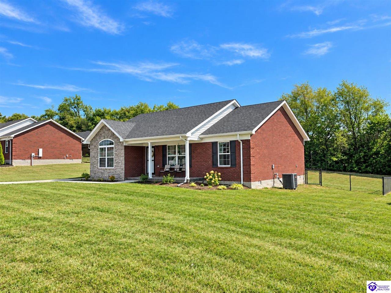 123 Iroquois Trail Property Photo 2