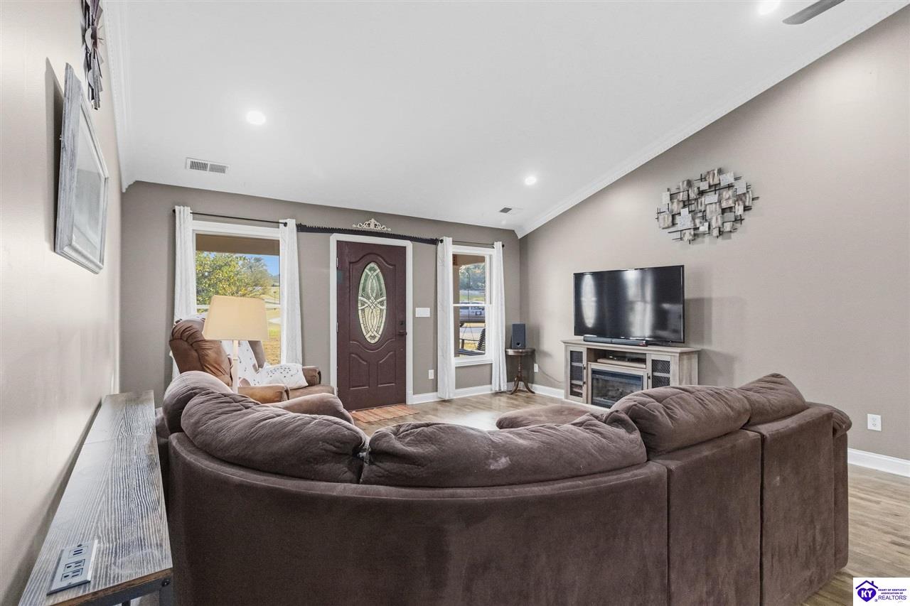 6634 Midway Road Property Photo 15