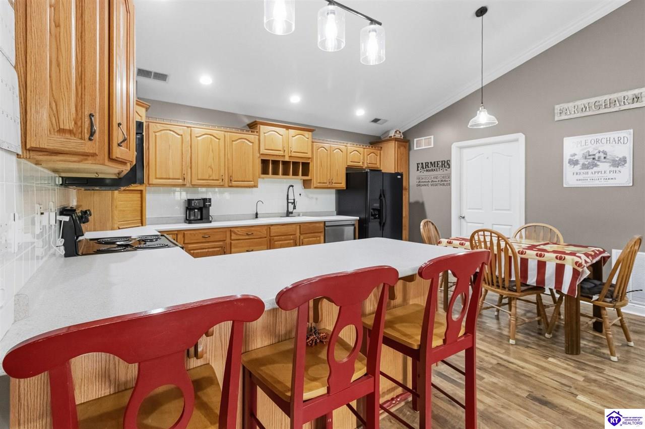 6634 Midway Road Property Photo 18