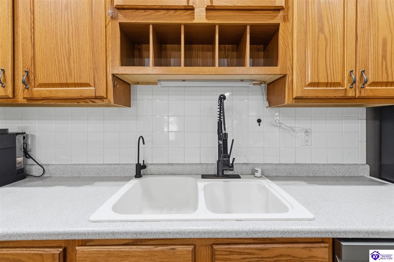 6634 Midway Road Property Photo 19