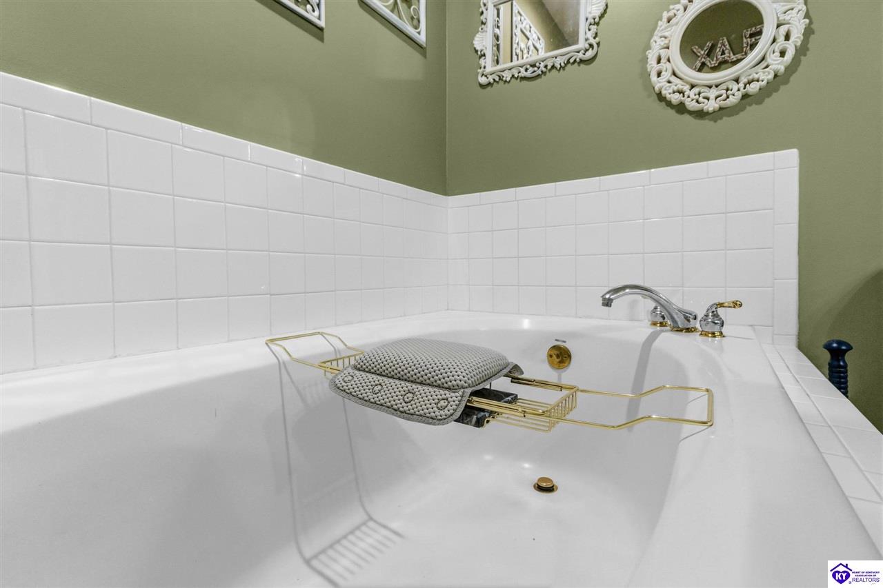 6634 Midway Road Property Photo 32