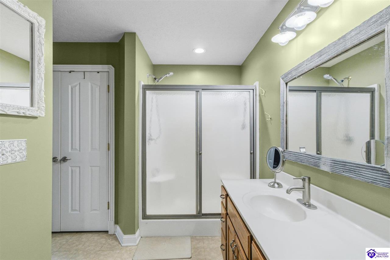 6634 Midway Road Property Photo 33