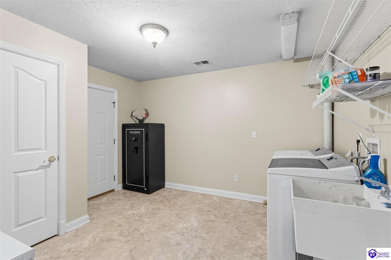 6634 Midway Road Property Photo 45