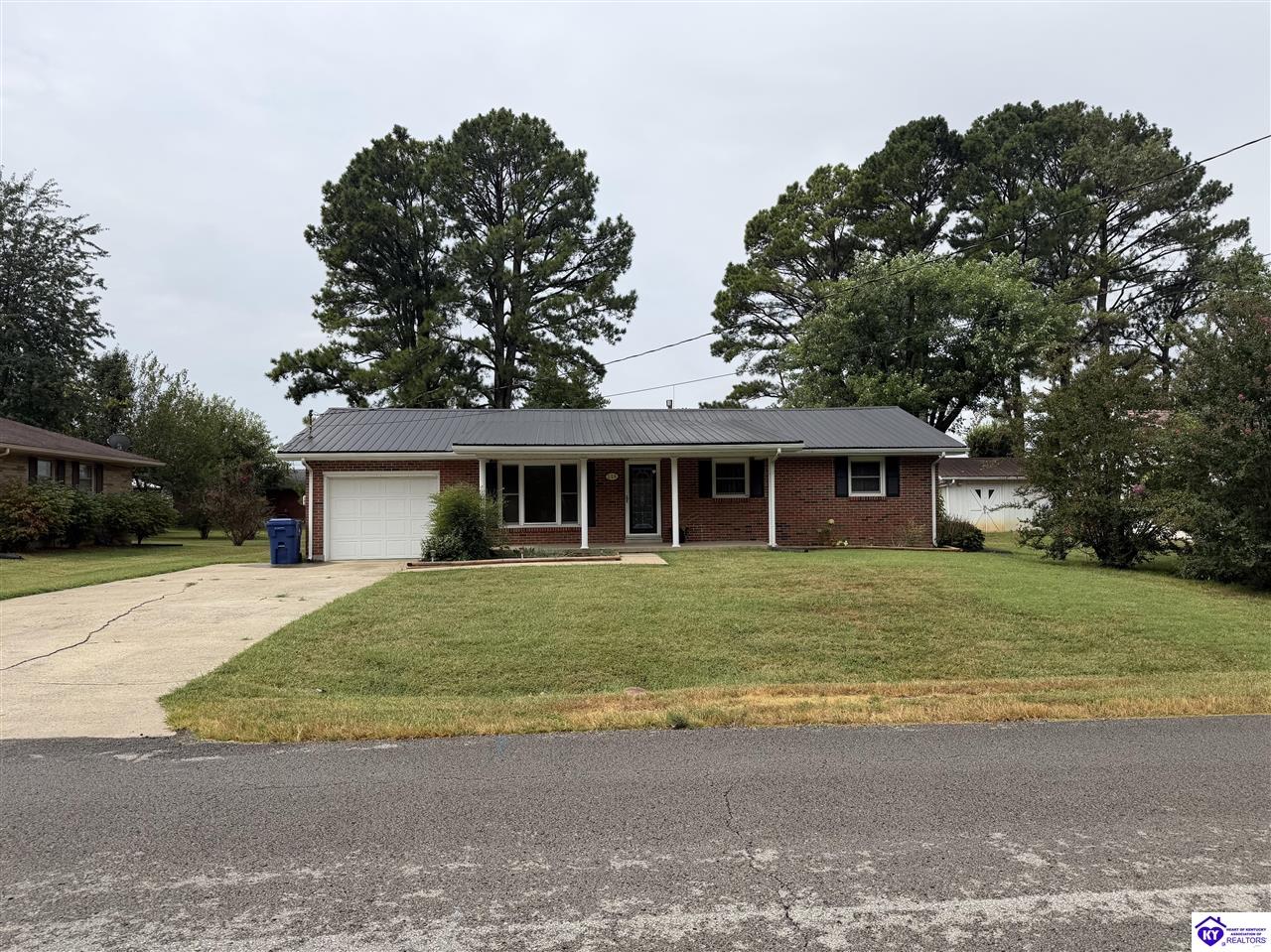 206 Sheridan Drive Property Photo 1