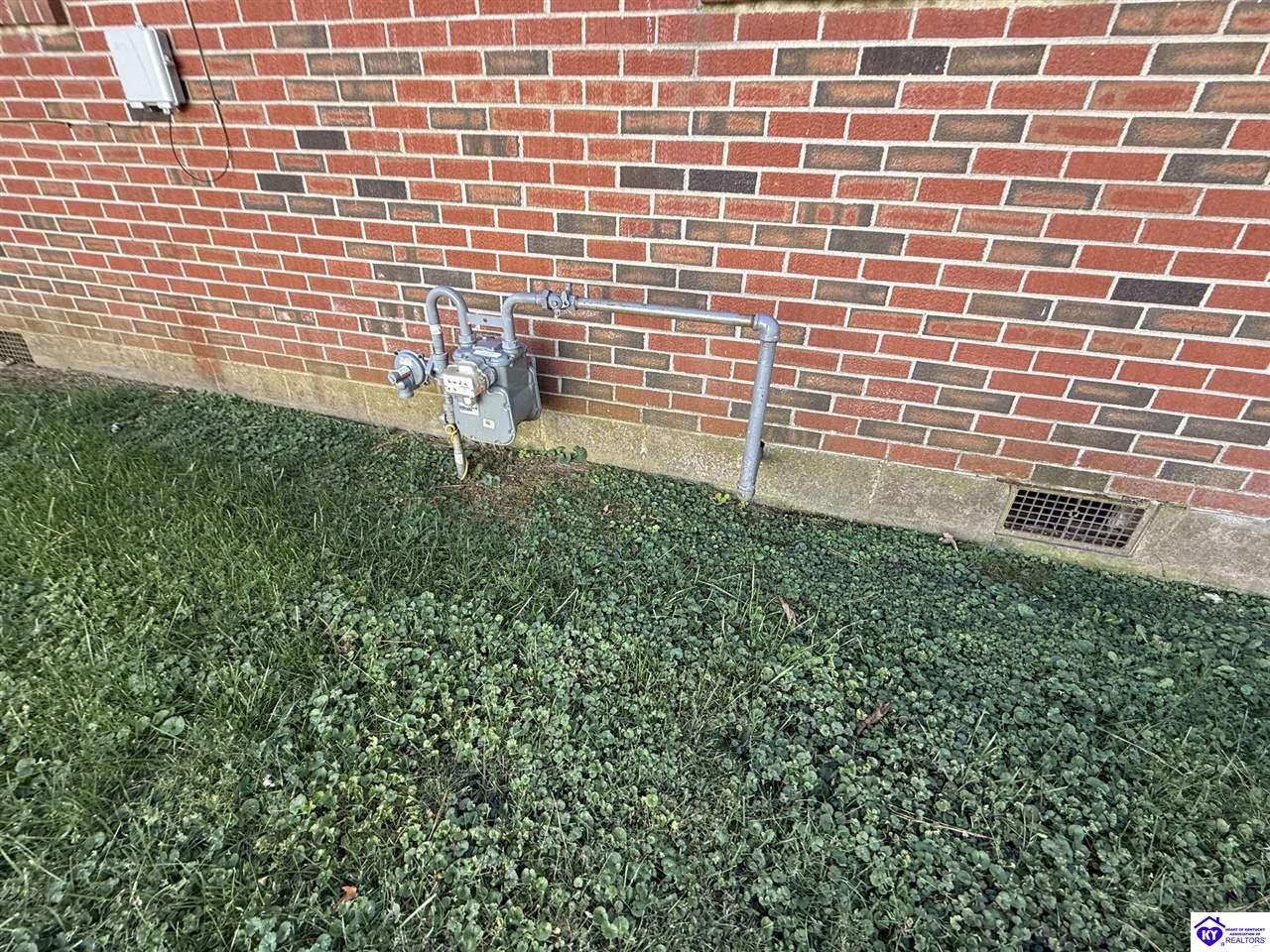 206 Sheridan Drive Property Photo 6