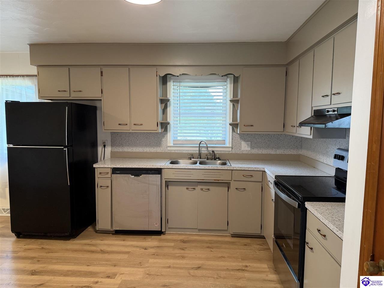 206 Sheridan Drive Property Photo 18