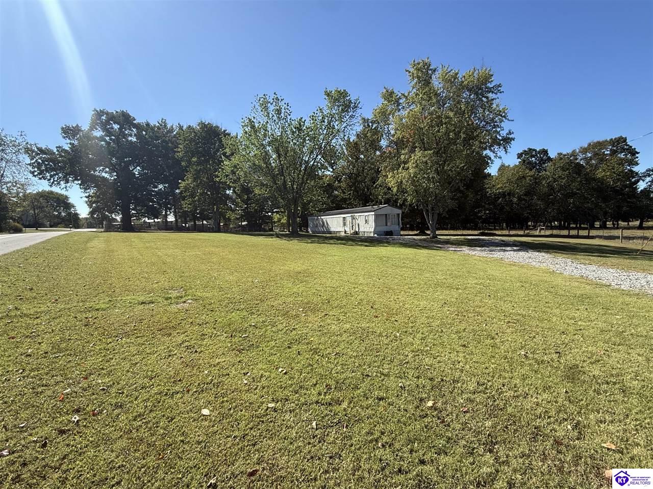 1733 Powell Road Property Photo 4