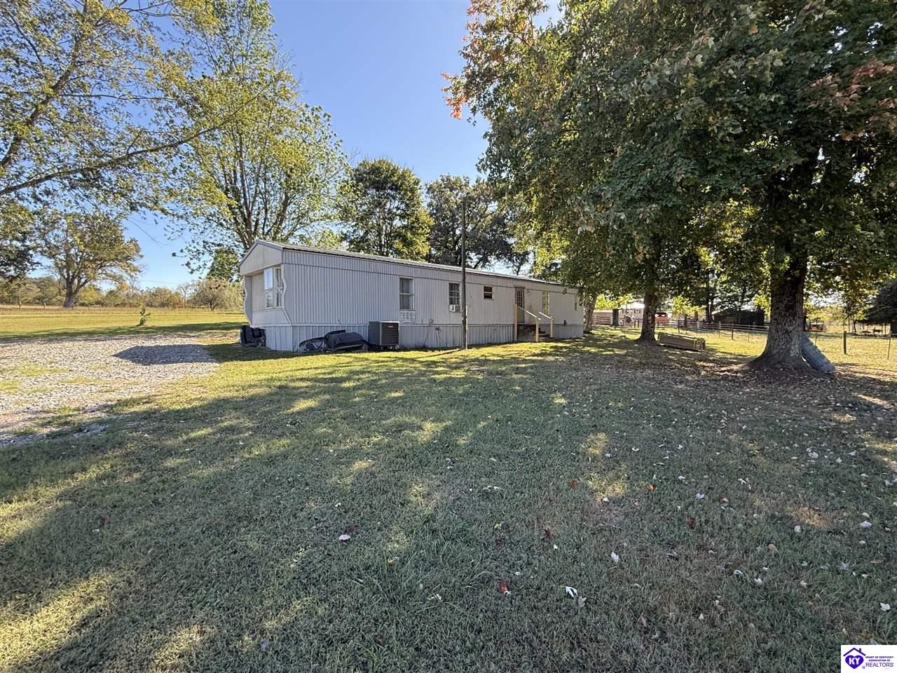 1733 Powell Road Property Photo 6