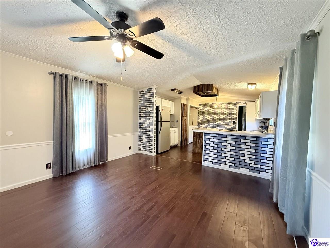 1733 Powell Road Property Photo 14