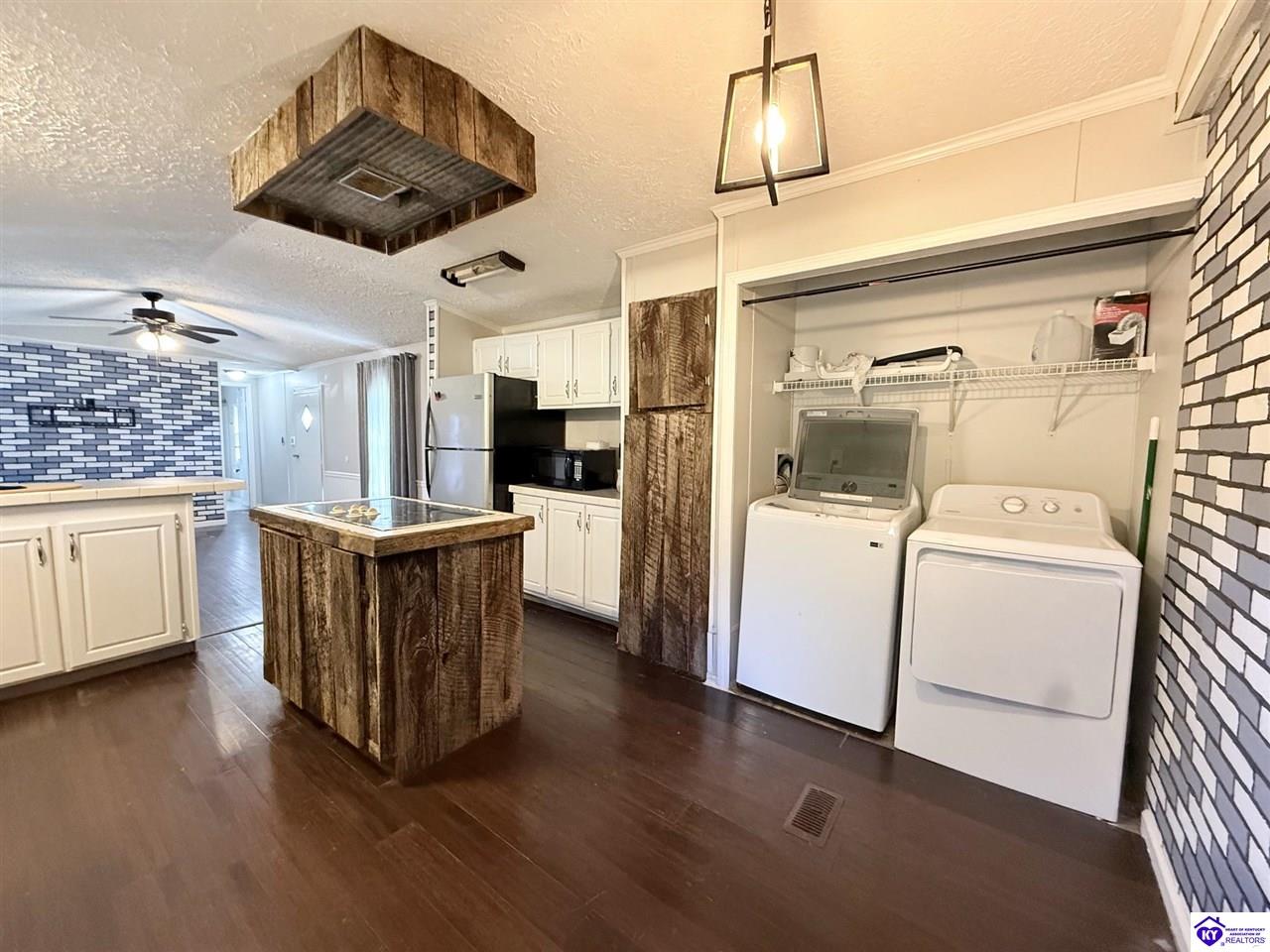 1733 Powell Road Property Photo 16